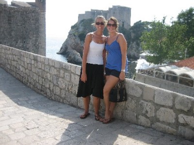 bec and i hiking the city walls